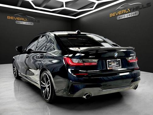 2019 BMW 330 i xDrive