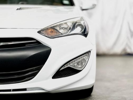 2016 Hyundai Genesis Coupe 3.8 Base