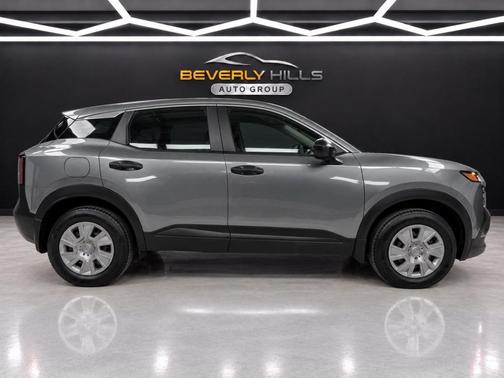 Gun Metallic 2025 Nissan Kicks S