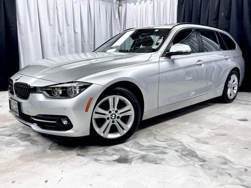 2018 BMW 330 i xDrive