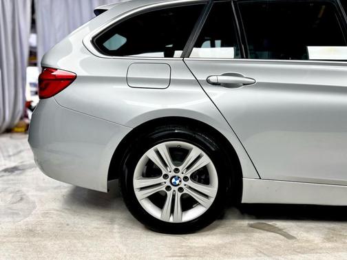 2018 BMW 330 i xDrive