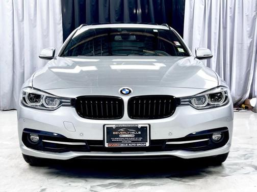 2018 BMW 330 i xDrive