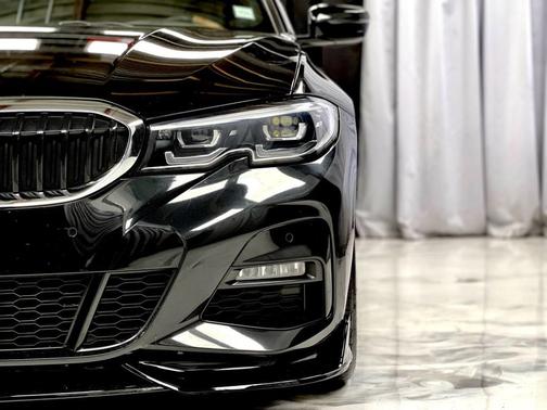 2022 BMW 330 i xDrive