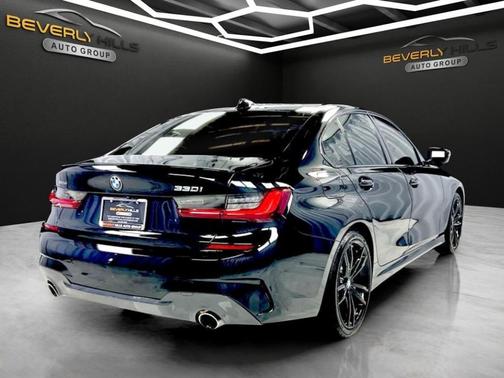 2022 BMW 330 i xDrive