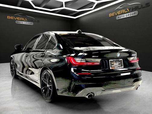 2022 BMW 330 i xDrive