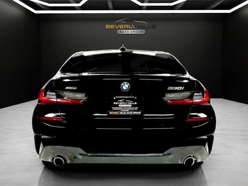 2022 BMW 330 i xDrive