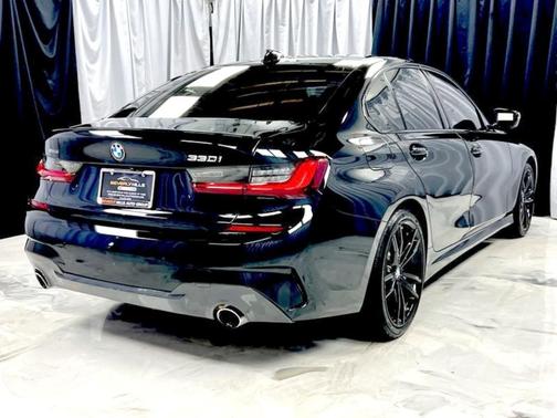 2022 BMW 330 i xDrive