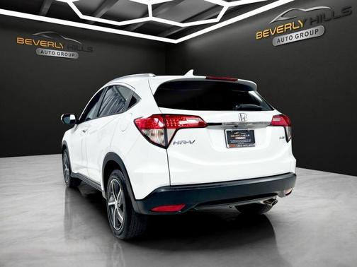 White 2022 Honda HR-V EX