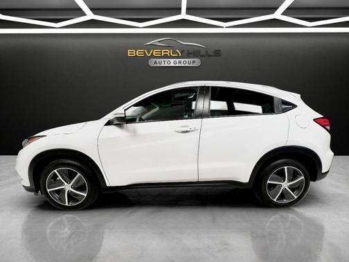 White 2022 Honda HR-V EX