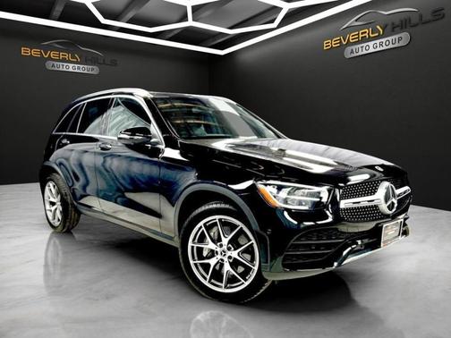 Black 2022 Mercedes-Benz GLC 300 Base 4MATIC