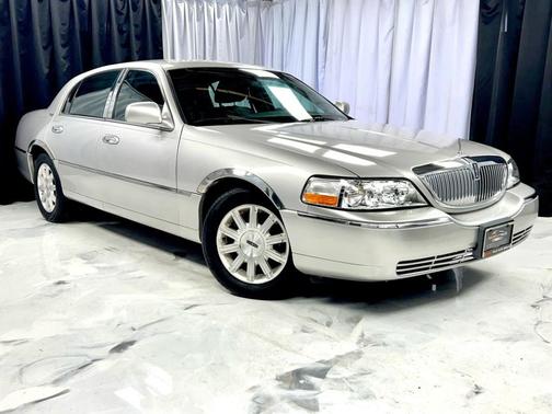 2011 Lincoln Town Car Signature Limited