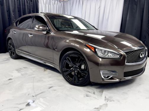 2015 INFINITI Q70L 5.6X