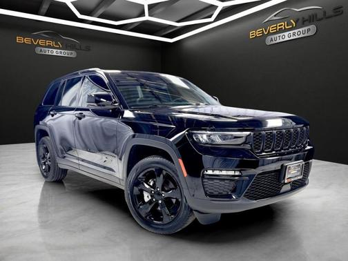 Black 2025 Jeep Grand Cherokee Limited