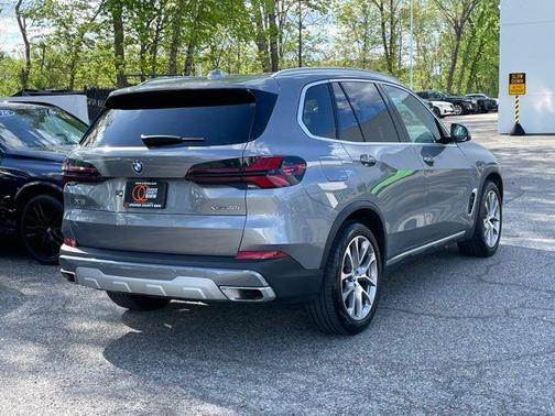 Skyscraper Gray Metallic 2024 BMW X5 xDrive40i
