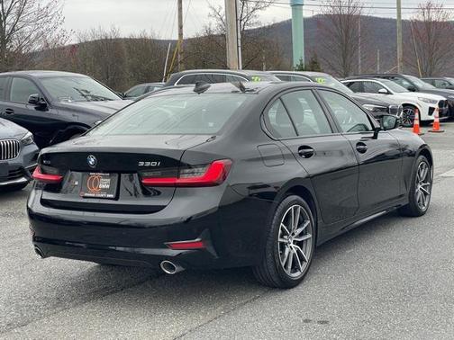 2022 BMW 330 i xDrive