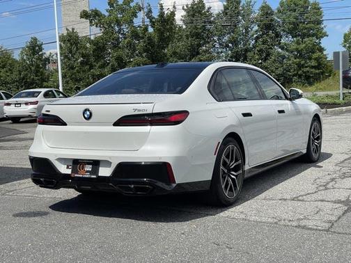 2025 BMW 760 760i xDrive