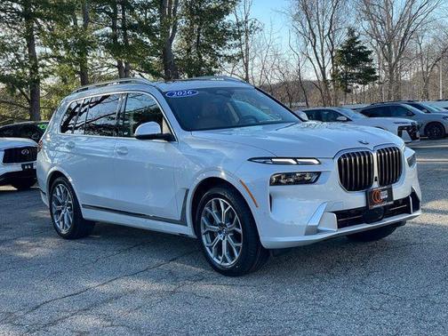 White Metallic 2026 BMW X7 xDrive40i