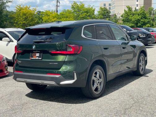 San Remo Green Metallic 2023 BMW X1 xDrive28i