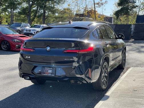 2023 BMW X4 xDrive30i