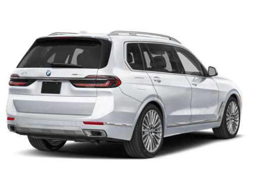 Mineral White Metallic 2027 BMW X7 xDrive40i