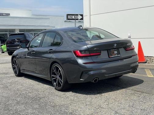 2022 BMW 330 i xDrive