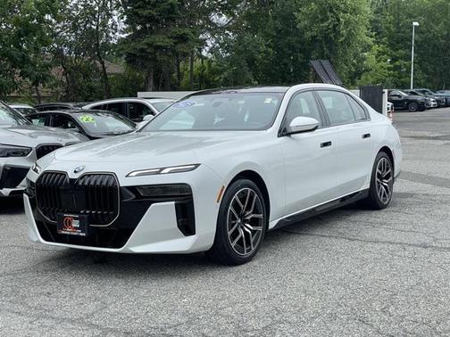 2025 BMW 760 760i xDrive