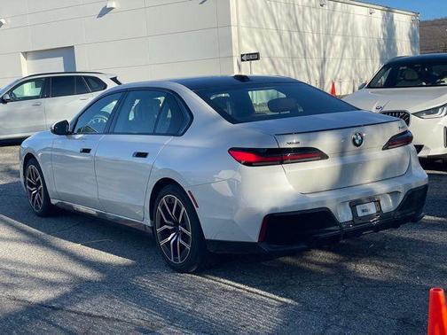 2026 BMW 740 i xDrive