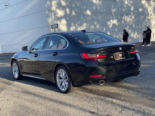 2025 BMW 330 i xDrive