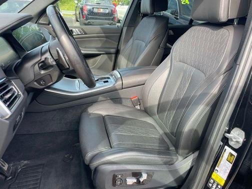 Black Sapphire Metallic 2023 BMW X5 xDrive40i