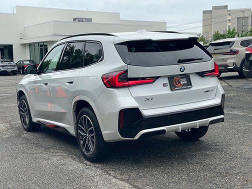 Mineral White Metallic 2023 BMW X1 xDrive28i