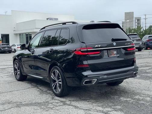 2025 BMW X7 xDrive40i