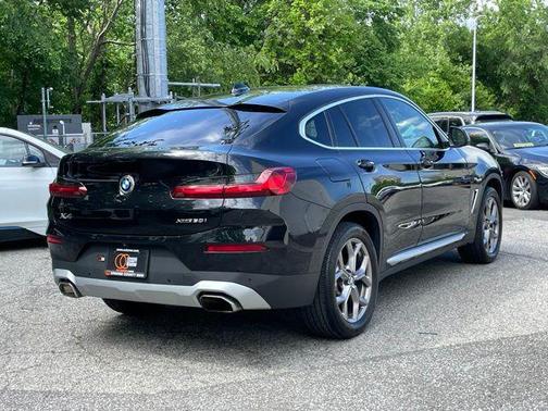 Black Sapphire Metallic 2022 BMW X4 xDrive30i