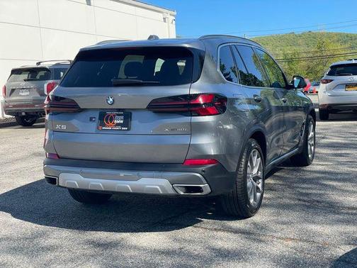 Skyscraper Gray Metallic 2026 BMW X5 xDrive40i