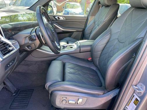 Skyscraper Gray Metallic 2026 BMW X5 xDrive40i