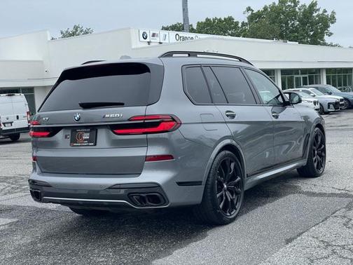 2025 BMW X7 M60i