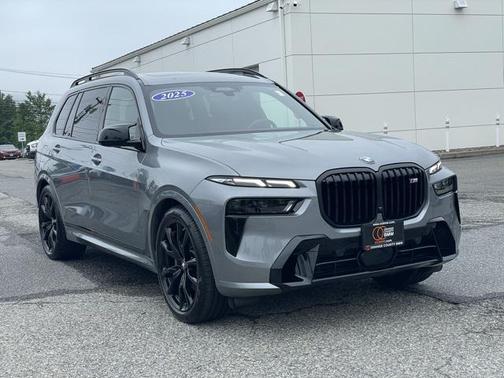 2025 BMW X7 M60i