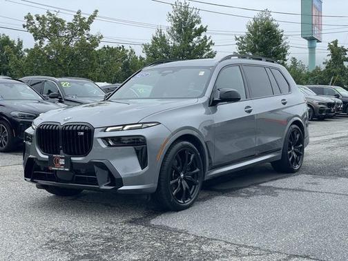 2025 BMW X7 M60i