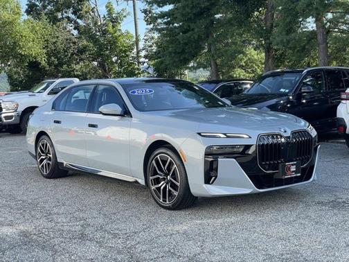 2025 BMW 760 760i xDrive