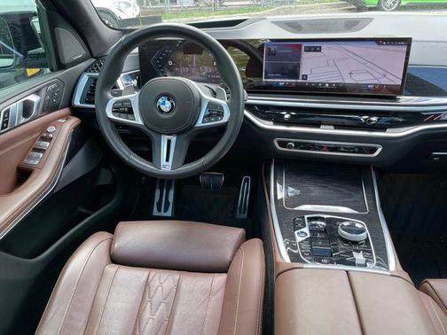 Brooklyn Gray Metallic 2024 BMW X7 M60i