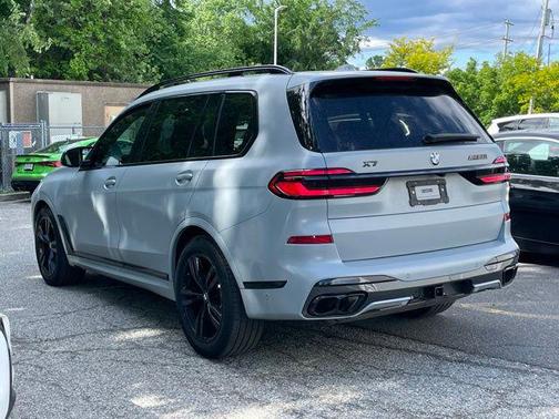 Brooklyn Gray Metallic 2024 BMW X7 M60i