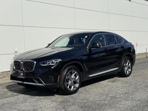 2025 BMW X4 xDrive30i
