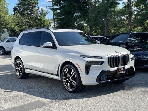 2025 BMW X7 xDrive40i