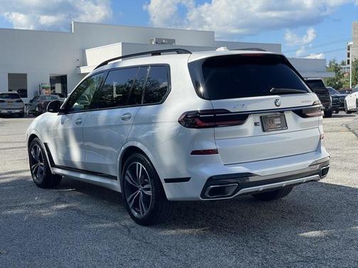 2025 BMW X7 xDrive40i
