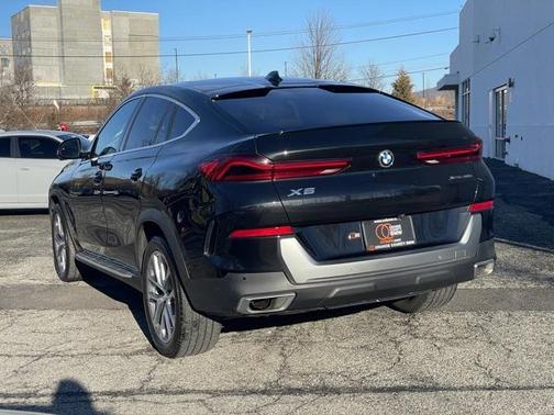 2023 BMW X6 xDrive40i