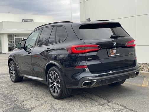 2022 BMW X5 M50i
