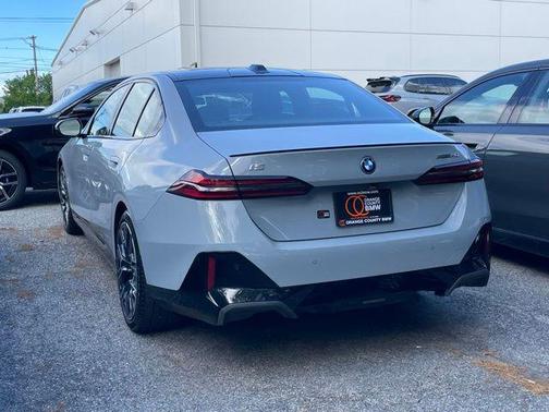 Brooklyn Gray Metallic 2025 BMW i5 xDrive40