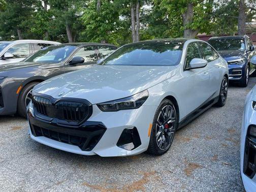 Brooklyn Gray Metallic 2025 BMW i5 xDrive40