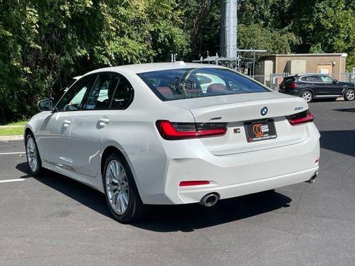 Mineral White Metallic 2023 BMW 330 i xDrive
