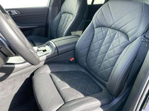 2025 BMW X5 M60i