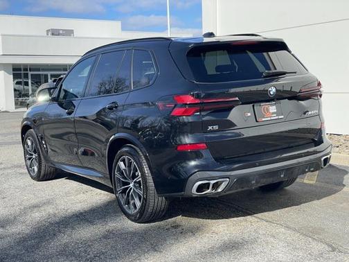 2025 BMW X5 M60i